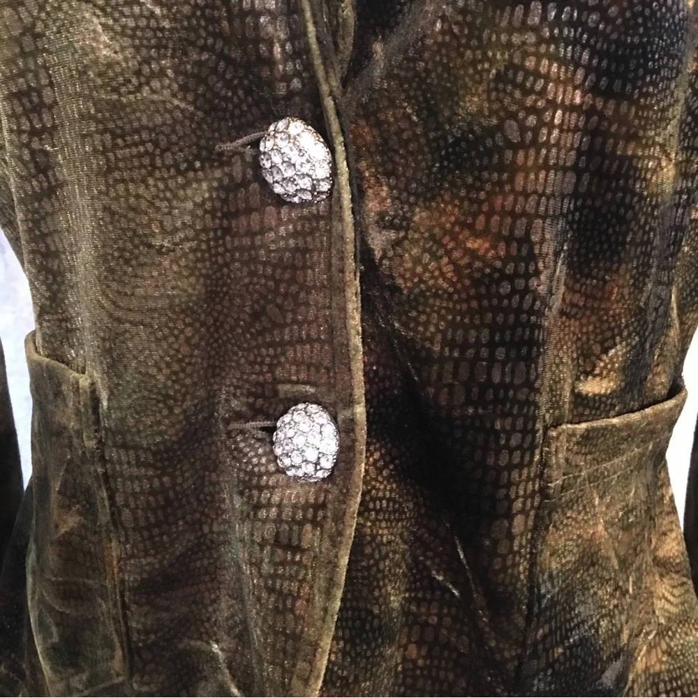 15 Velvet Green snake print Blazer with Embellished buttons Size  Small